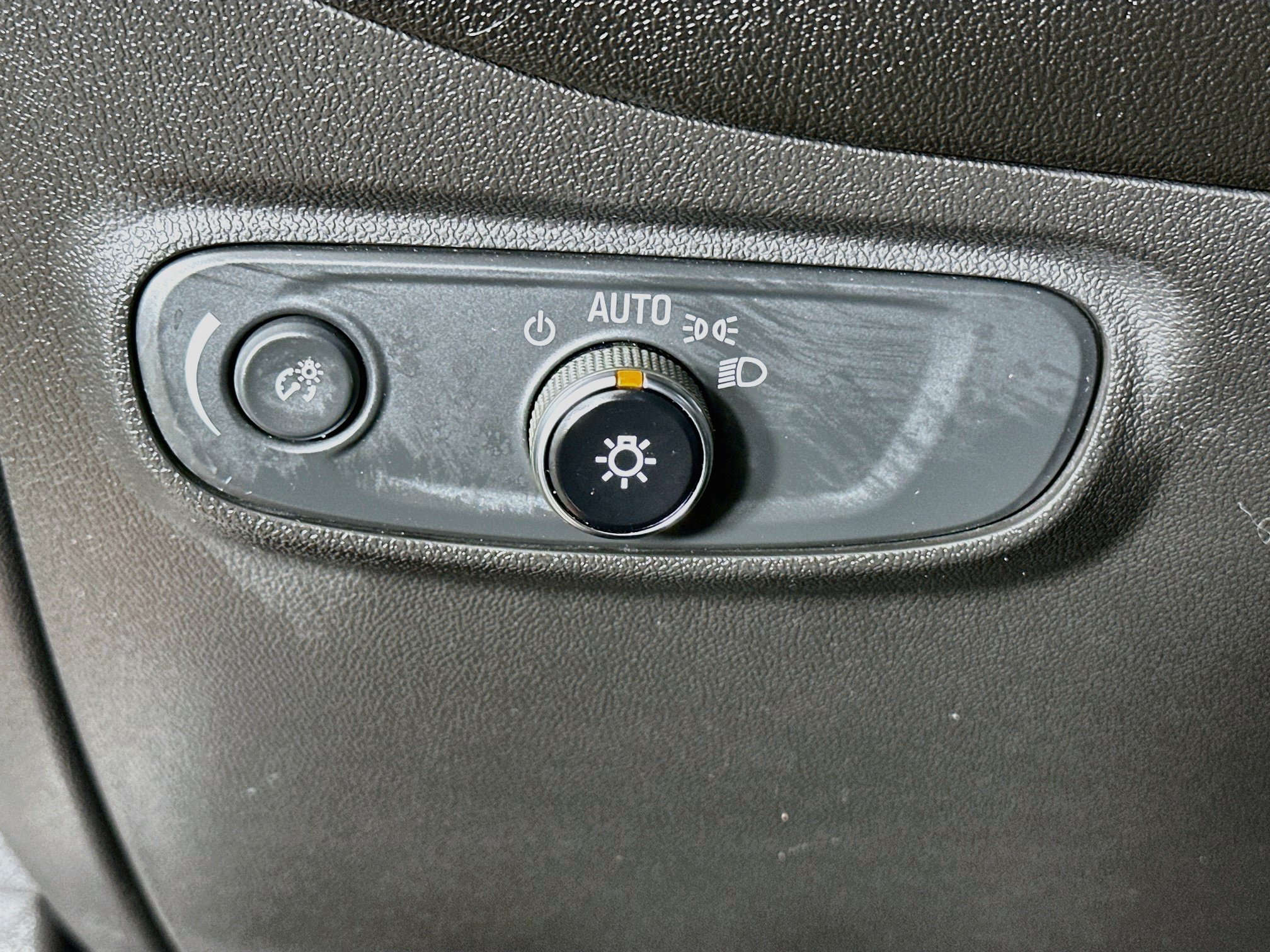 Used 2020 Chevrolet Equinox LS FWD image 17
