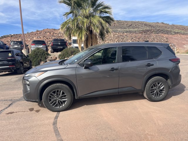 Used 2024 Nissan Rogue S FWD image 9