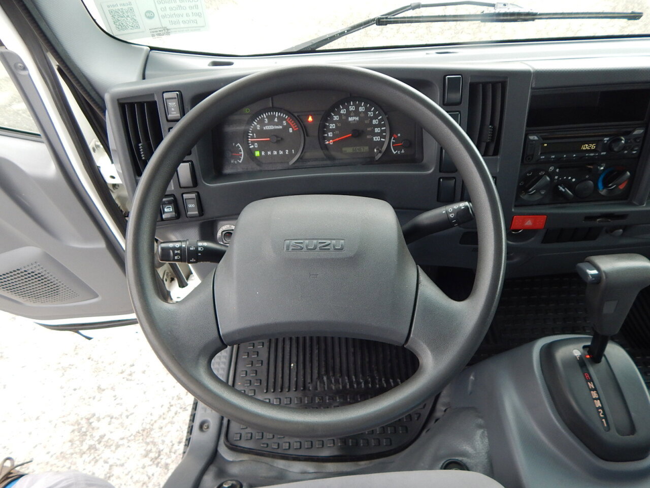 Used 2018 Isuzu NPR image 23