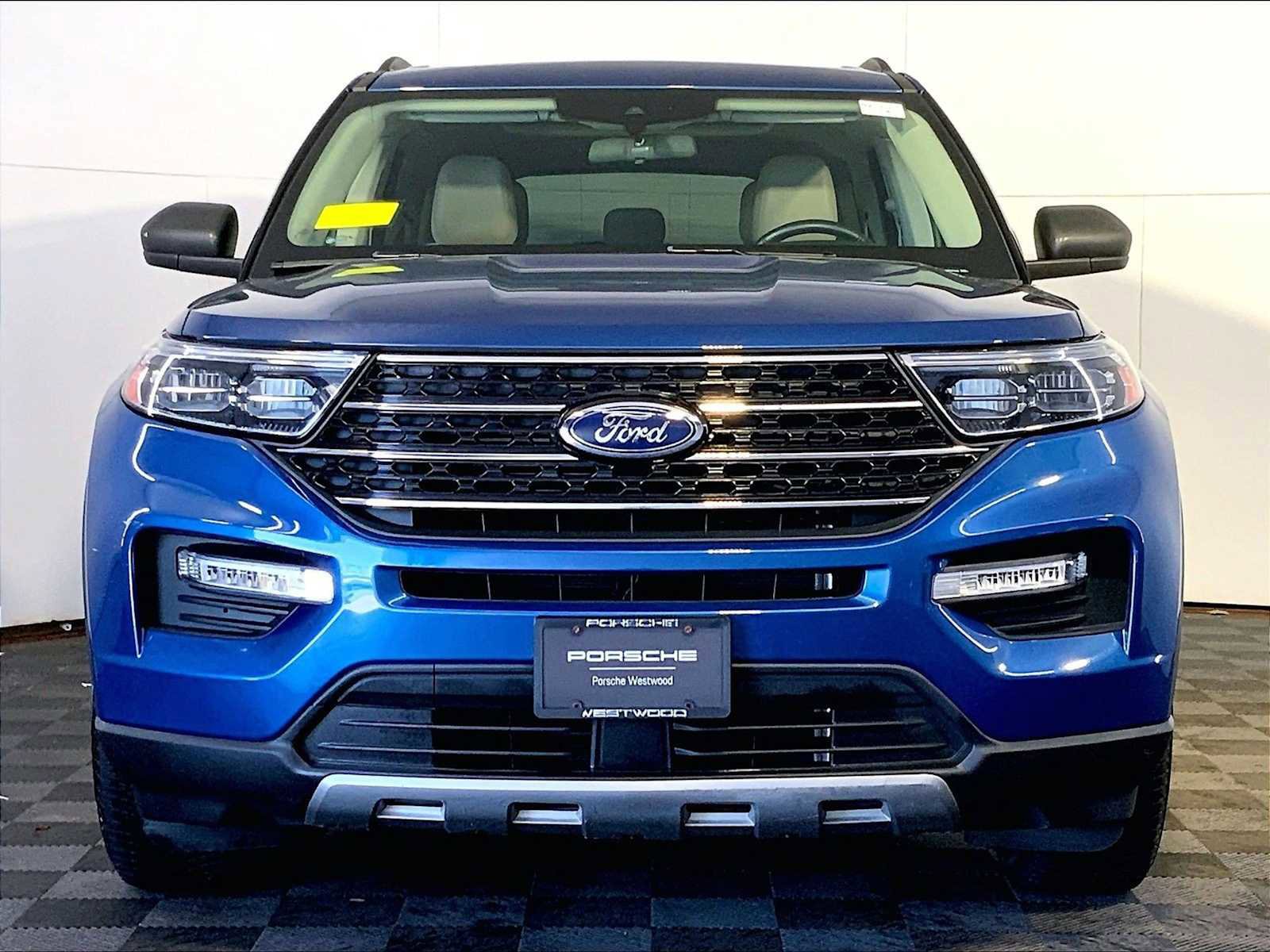 Used 2021 Ford Explorer XLT w/ Equipment Group 202A AWD/4WD image 10