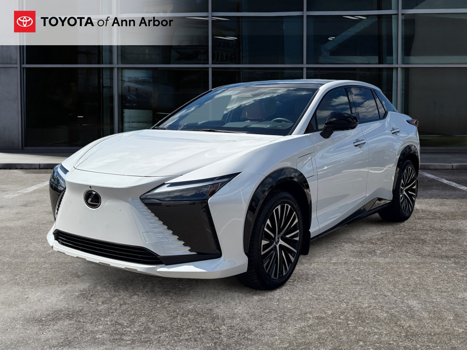 Used 2024 Lexus RZ 300e Premium w/ Accessory Package (2T) FWD image 9