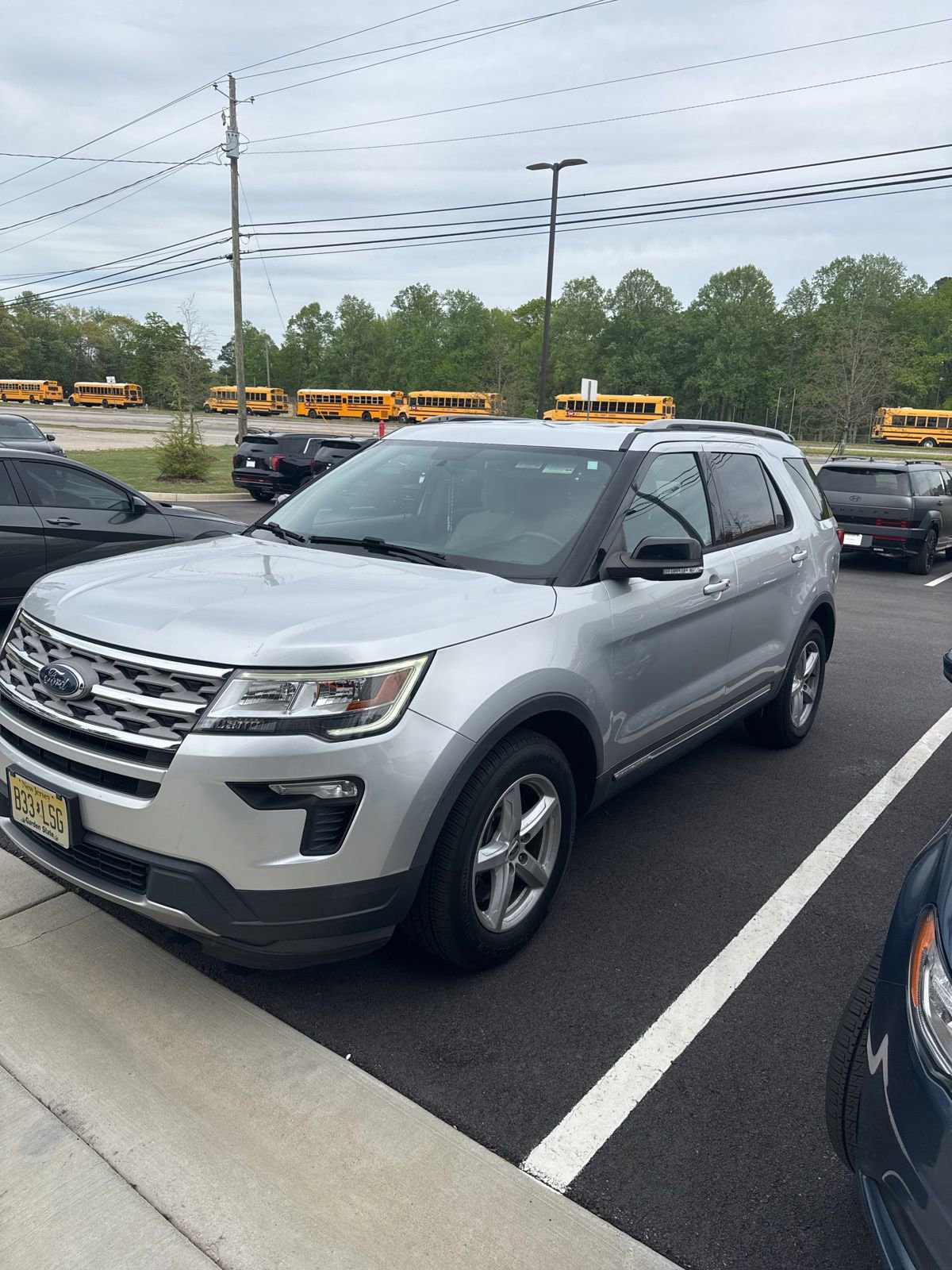 Used 2018 Ford Explorer XLT w/ Equipment Group 201A image 2
