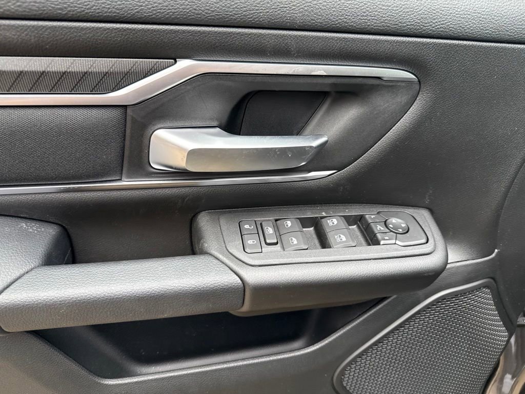 New 2026 RAM 1500 4x4 Crew Cab image 21