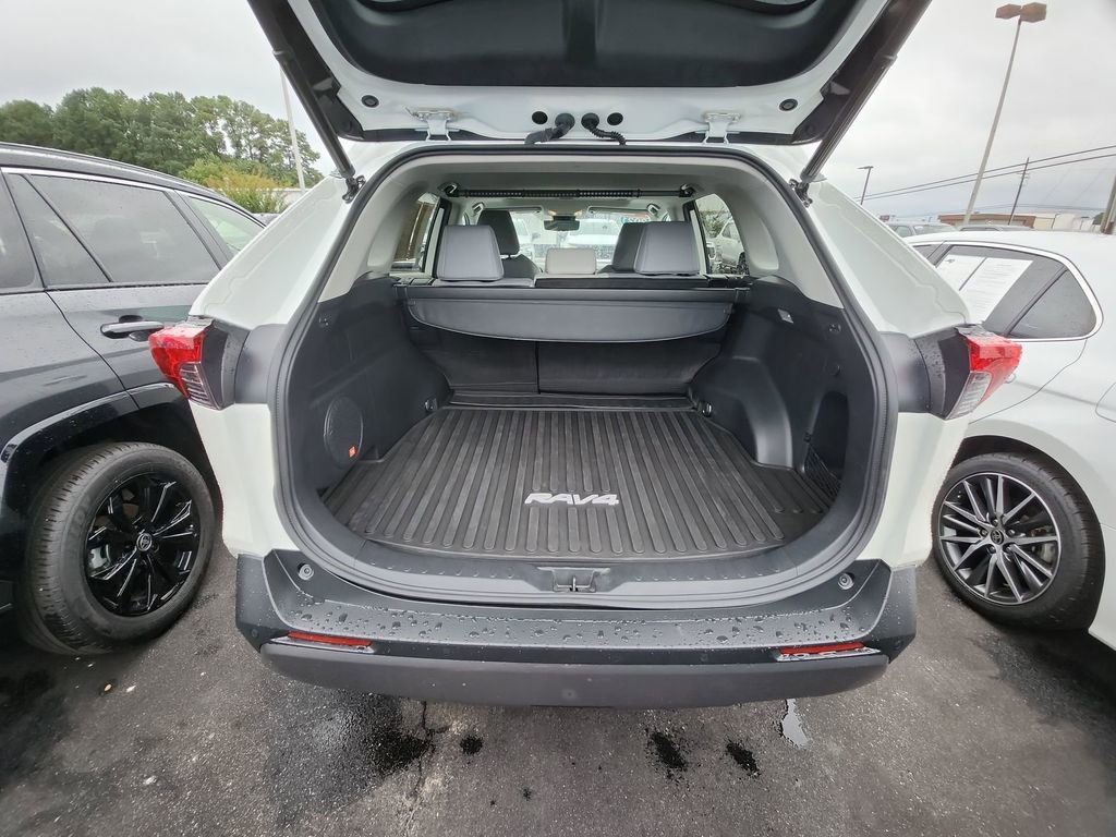 Used 2021 Toyota RAV4 Limited image 30