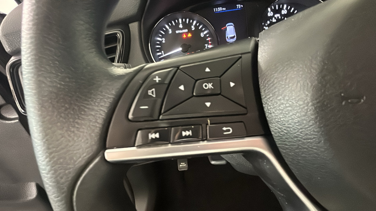 Used 2020 Nissan Rogue S FWD image 18