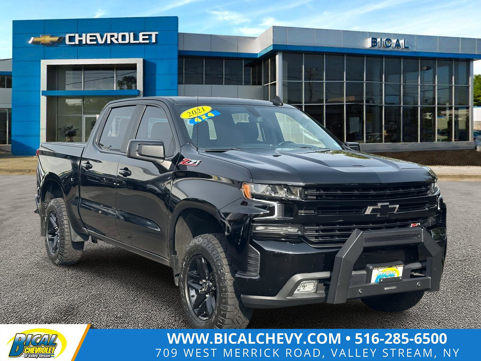 Used 2021 Chevrolet Silverado 1500 LT Trail Boss w/ Convenience Package II image 1