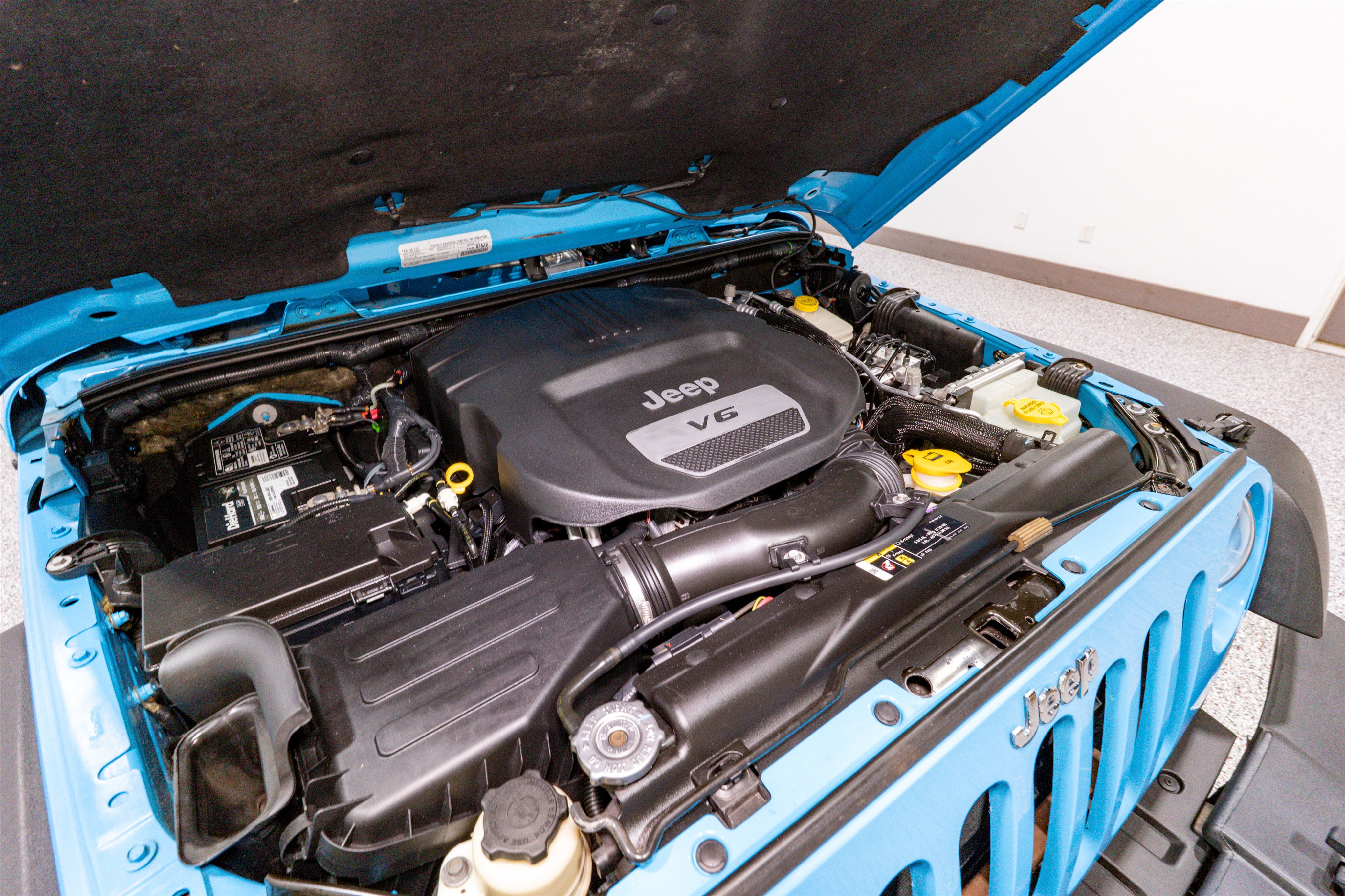 Used 2017 Jeep Wrangler Unlimited Rubicon w/ Dual Top Group image 30