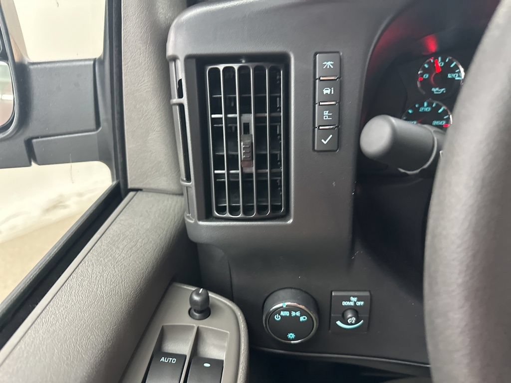 New 2026 GMC Savana 2500 w/ Driver Convenience Package RWD image 33
