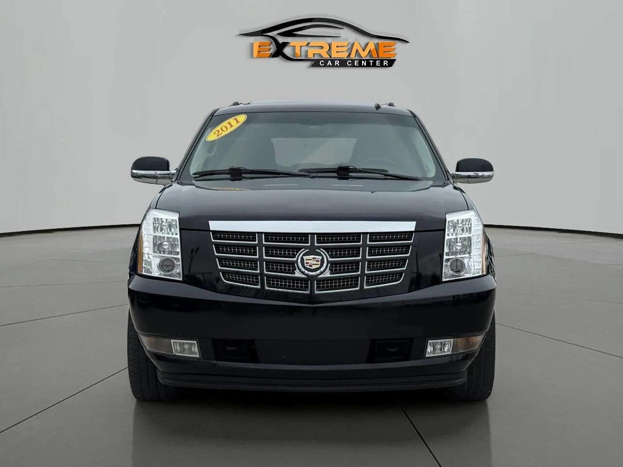 Used 2011 Cadillac Escalade Luxury AWD/4WD image 9