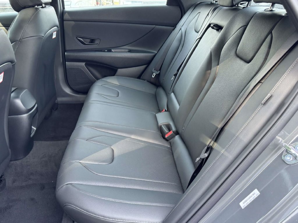 New 2026 Hyundai Elantra SEL Sport FWD image 16