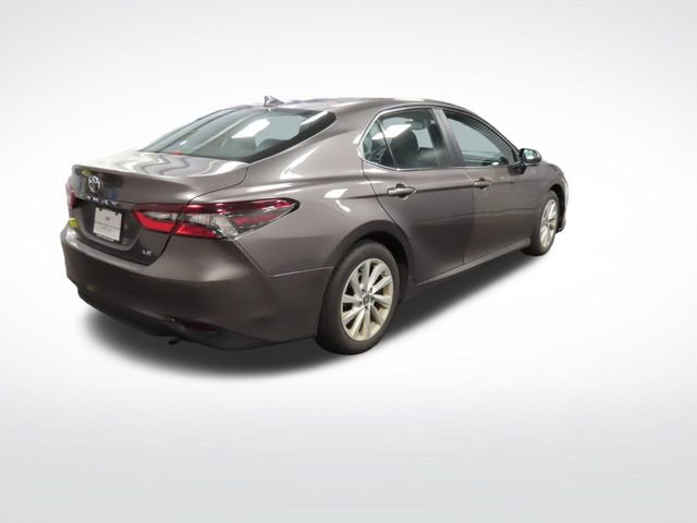 Used 2024 Toyota Camry LE w/ Convenience Package FWD image 5