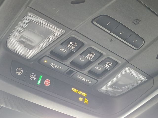 Used 2023 Buick Enclave Avenir w/ Avenir Technology Package AWD/4WD image 28