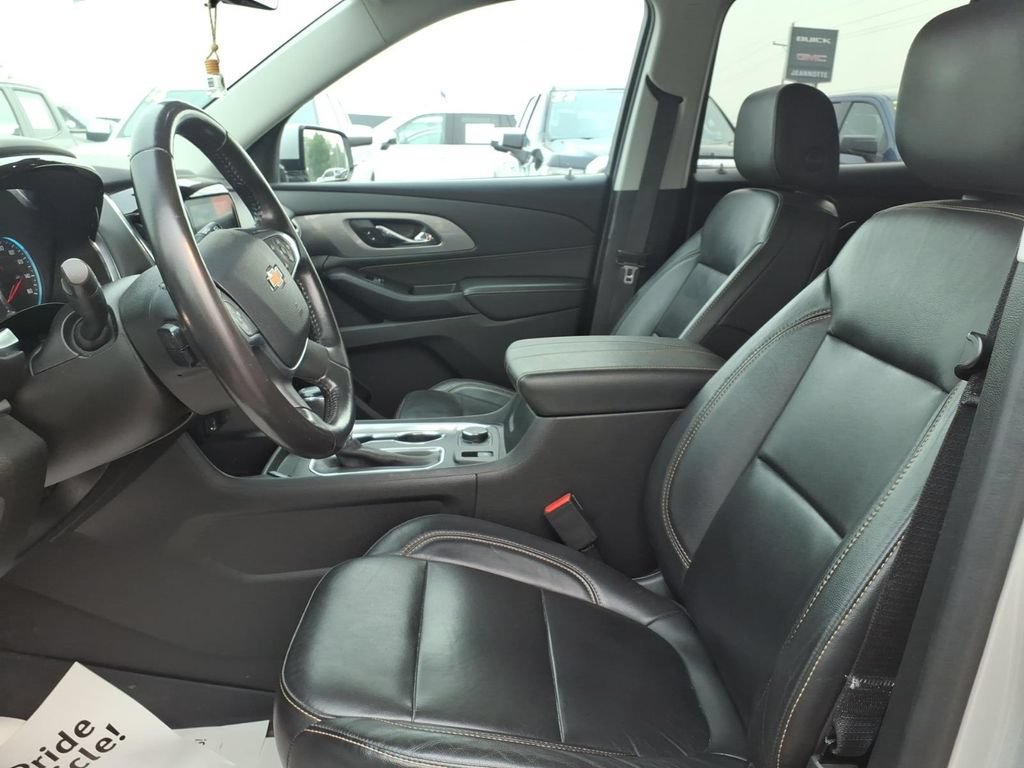 Used 2020 Chevrolet Traverse LT w/ LT Premium Package AWD/4WD image 14