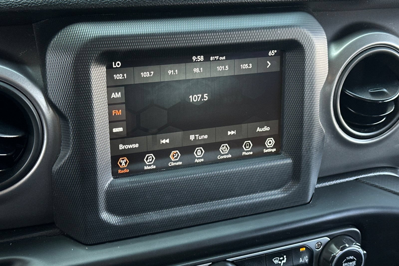Used 2021 Jeep Gladiator Sport AWD/4WD image 24