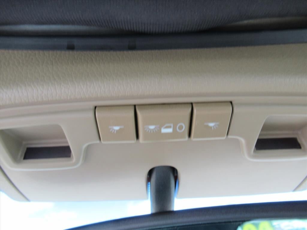 Used 2004 Volvo C70 HT FWD image 24