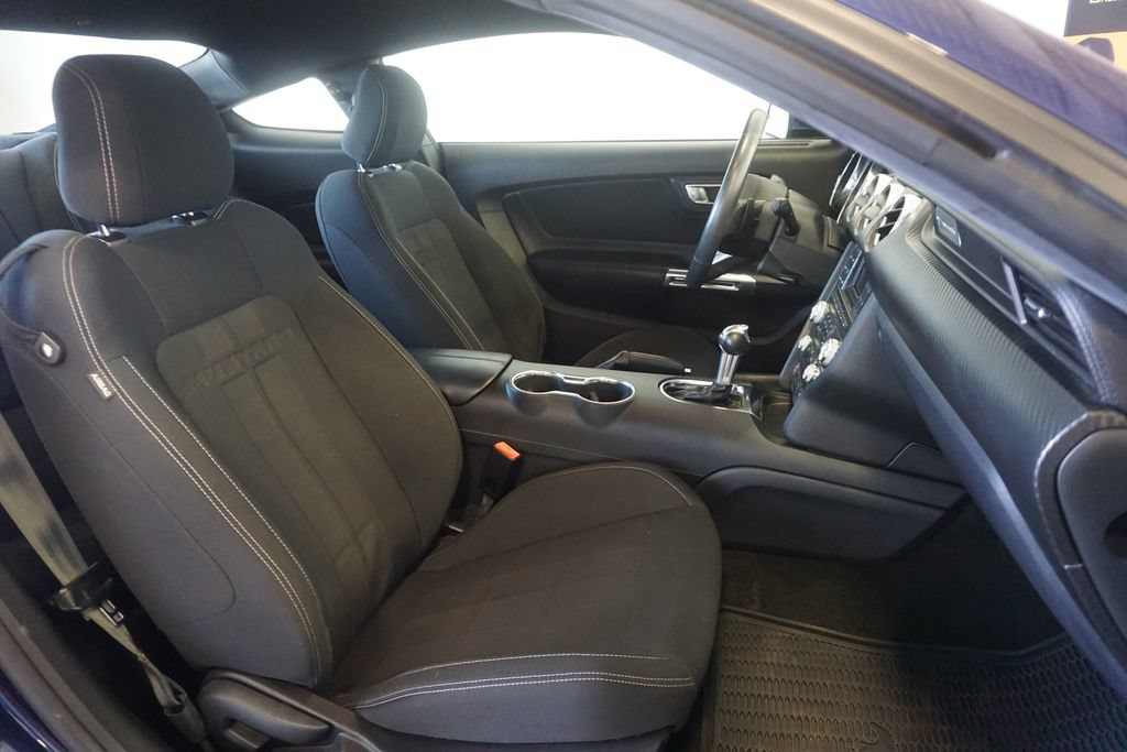 Used 2018 Ford Mustang Coupe RWD image 17