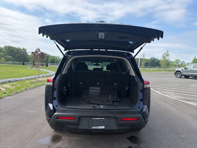 Used 2022 Nissan Pathfinder SV FWD image 10