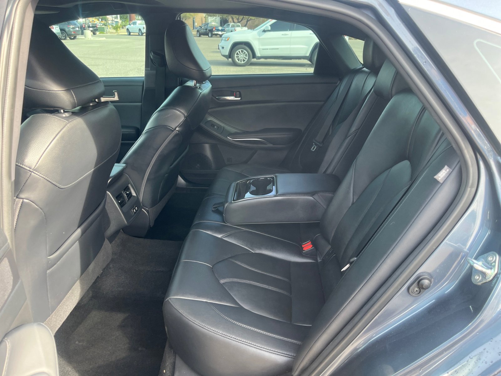 Used 2020 Toyota Avalon XLE image 17