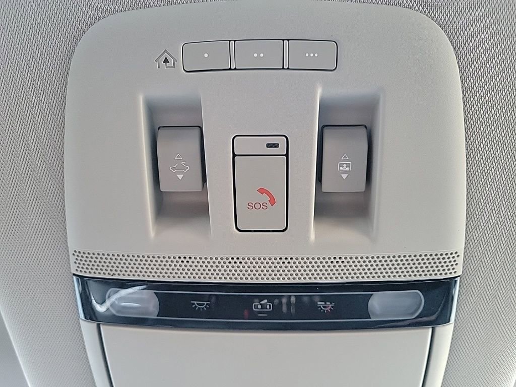 Used 2023 Nissan Ariya FWD image 35