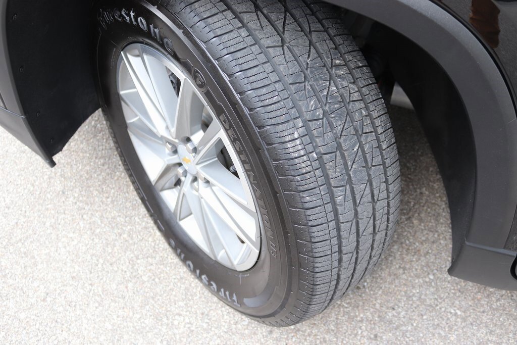 Used 2023 Chevrolet Traverse LT AWD/4WD image 32