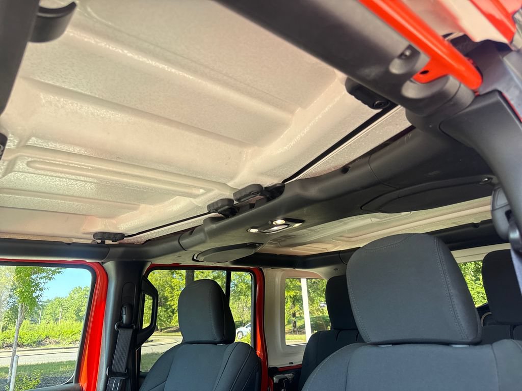 Used 2023 Jeep Wrangler Unlimited Sport AWD/4WD image 31