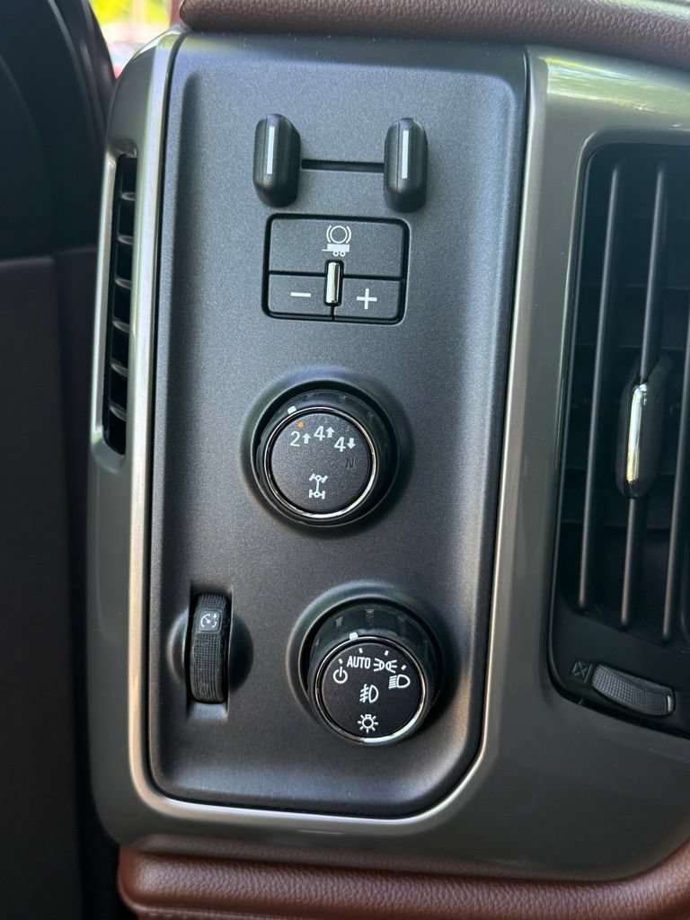 Used 2017 Chevrolet Silverado 3500 High Country w/ Duramax Plus Package AWD/4WD image 18