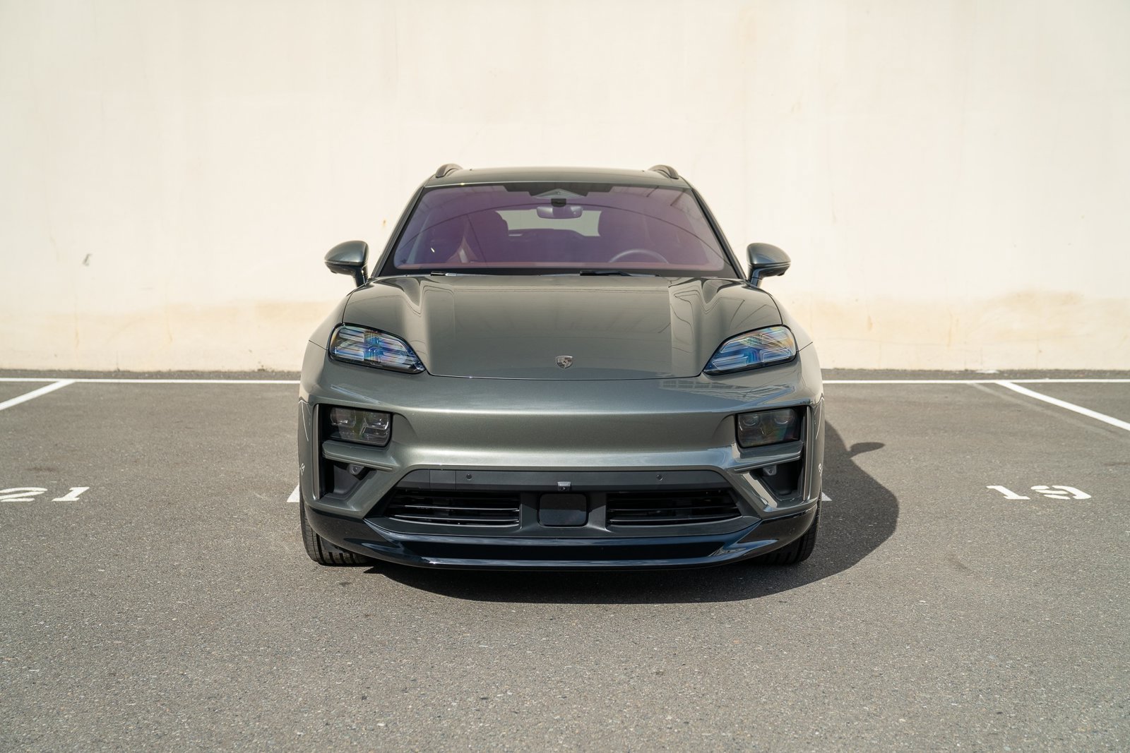 Certified 2025 Porsche Macan Turbo Electric AWD/4WD image 6