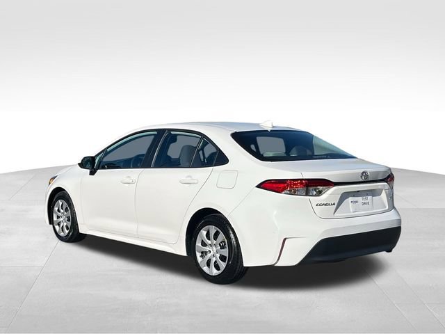 Used 2023 Toyota Corolla LE image 7