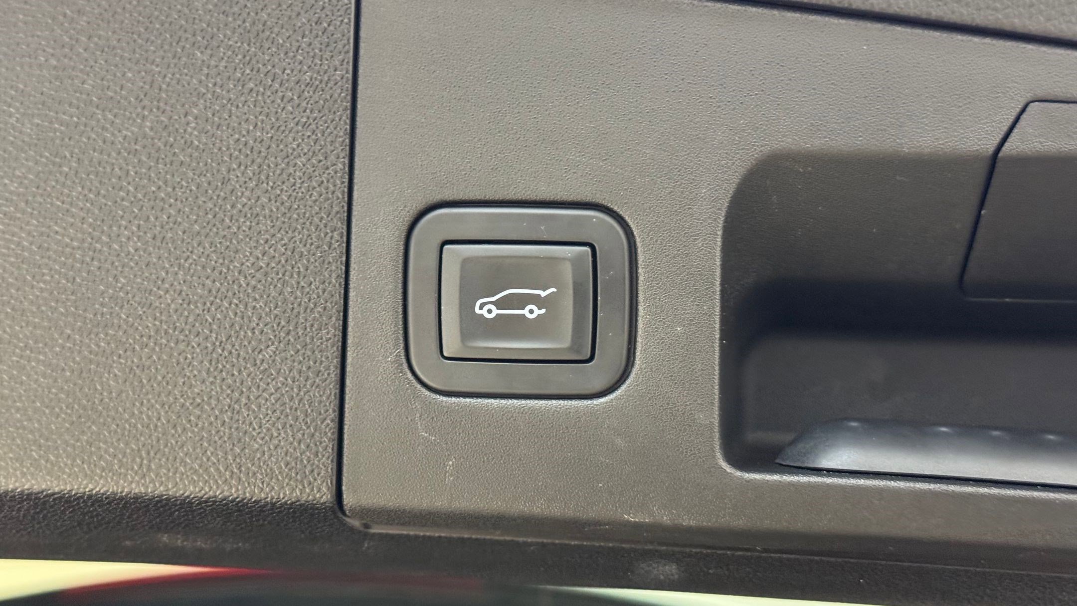 Used 2019 Cadillac XT4 Premium Luxury w/ Driver Assist Package image 42