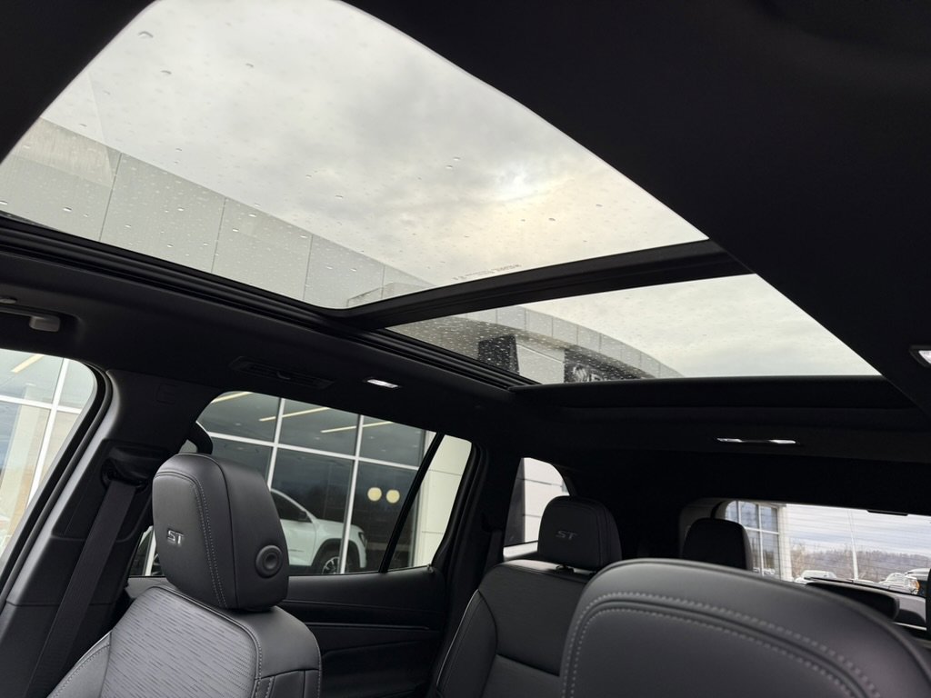 New 2026 Buick Enclave Sport Touring w/ Power Package image 12