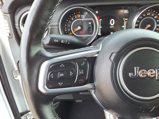 Used 2022 Jeep Gladiator Overland w/ LED Lighting Group AWD/4WD image 8