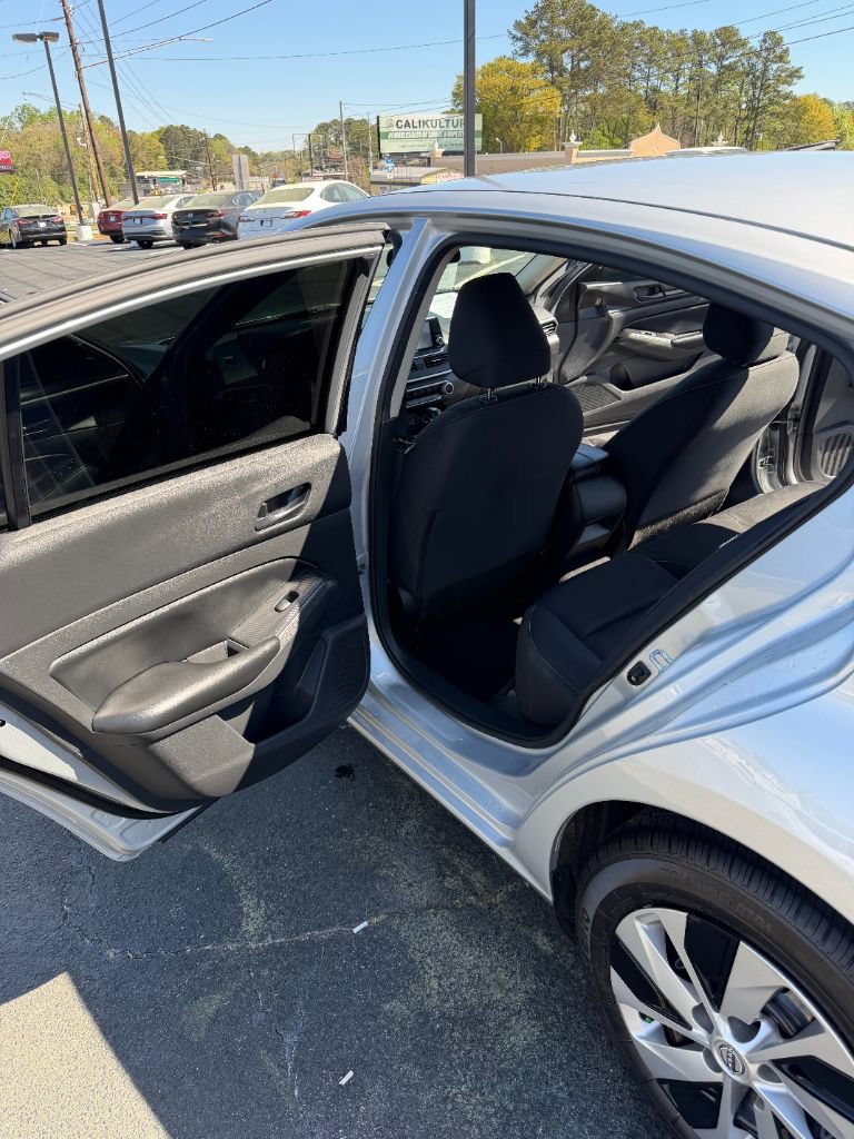 Used 2024 Nissan Altima 2.5 S FWD image 15