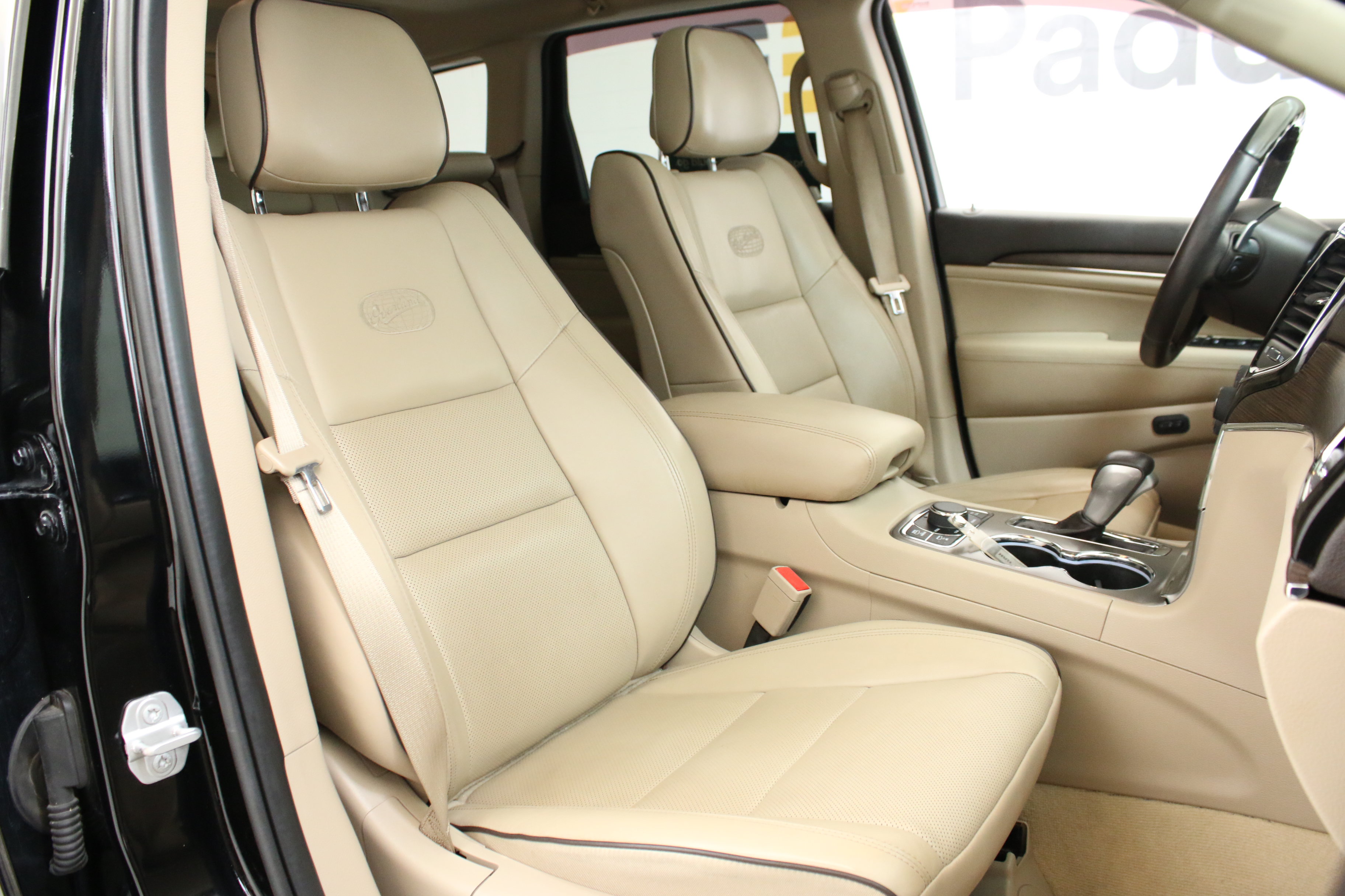 Used 2021 Jeep Grand Cherokee Overland AWD/4WD image 30