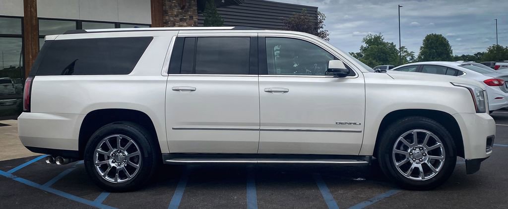 Used 2015 GMC Yukon XL Denali w/ Open Road Package AWD/4WD image 26