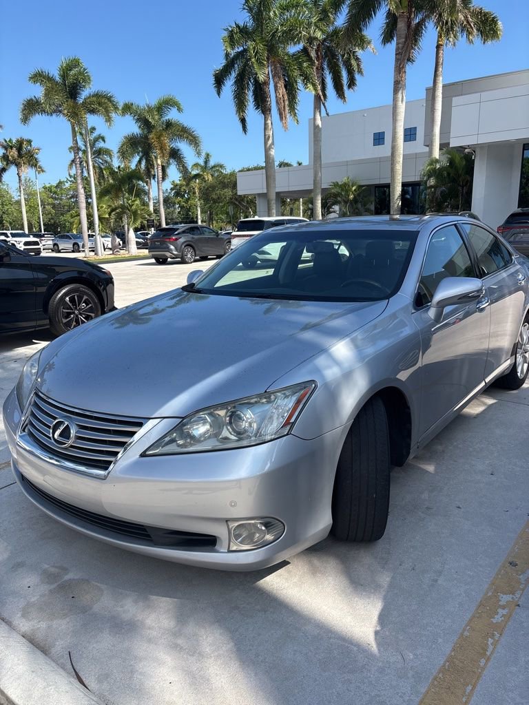 Used 2011 Lexus ES 350 FWD image 2