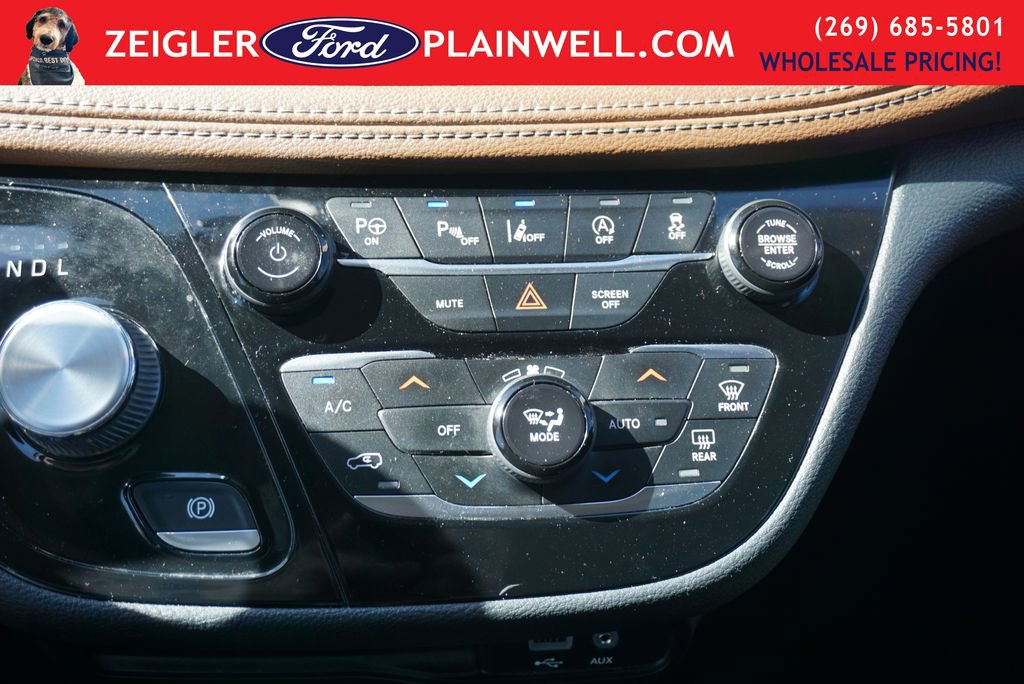 Used 2019 Chrysler Pacifica Limited w/ Advanced Safetytec Group FWD image 26