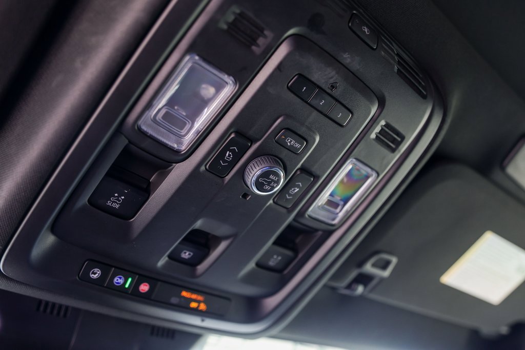 Used 2024 Cadillac Escalade Premium Luxury image 21