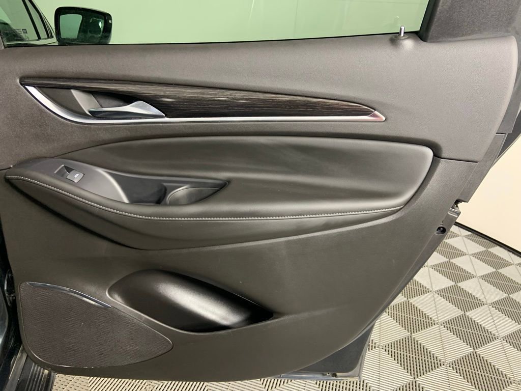 Used 2021 Buick Enclave Avenir w/ Avenir Technology Package image 15