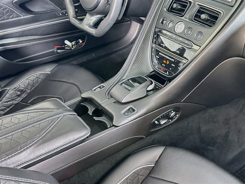 Used 2020 Aston Martin DBS Superleggera Volante RWD image 19
