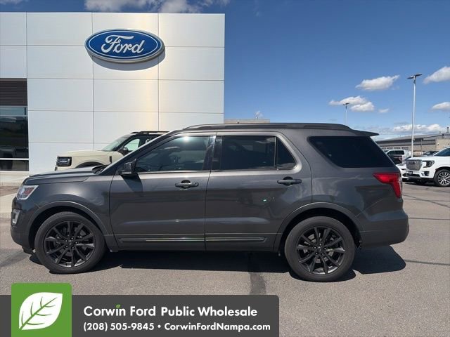 Used 2017 Ford Explorer XLT w/ Equipment Group 202A FWD image 9