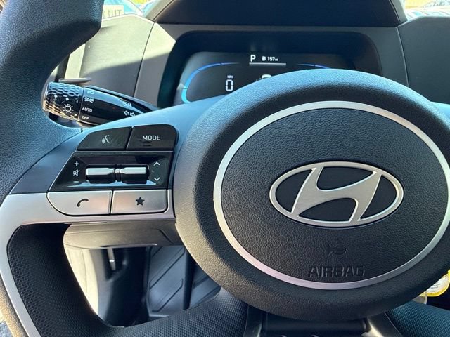 Used 2026 Hyundai Elantra SE FWD image 37