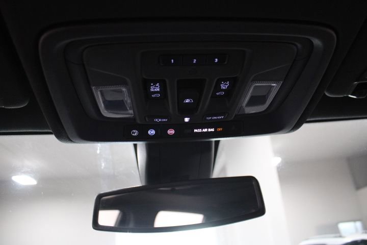 Used 2022 GMC Sierra 1500 Denali w/ Driver Alert Package II AWD/4WD image 43