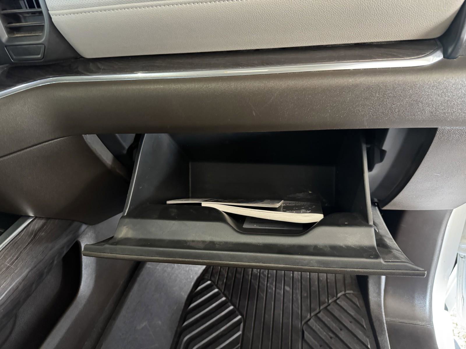 Used 2024 Chevrolet Silverado 1500 LTZ image 39