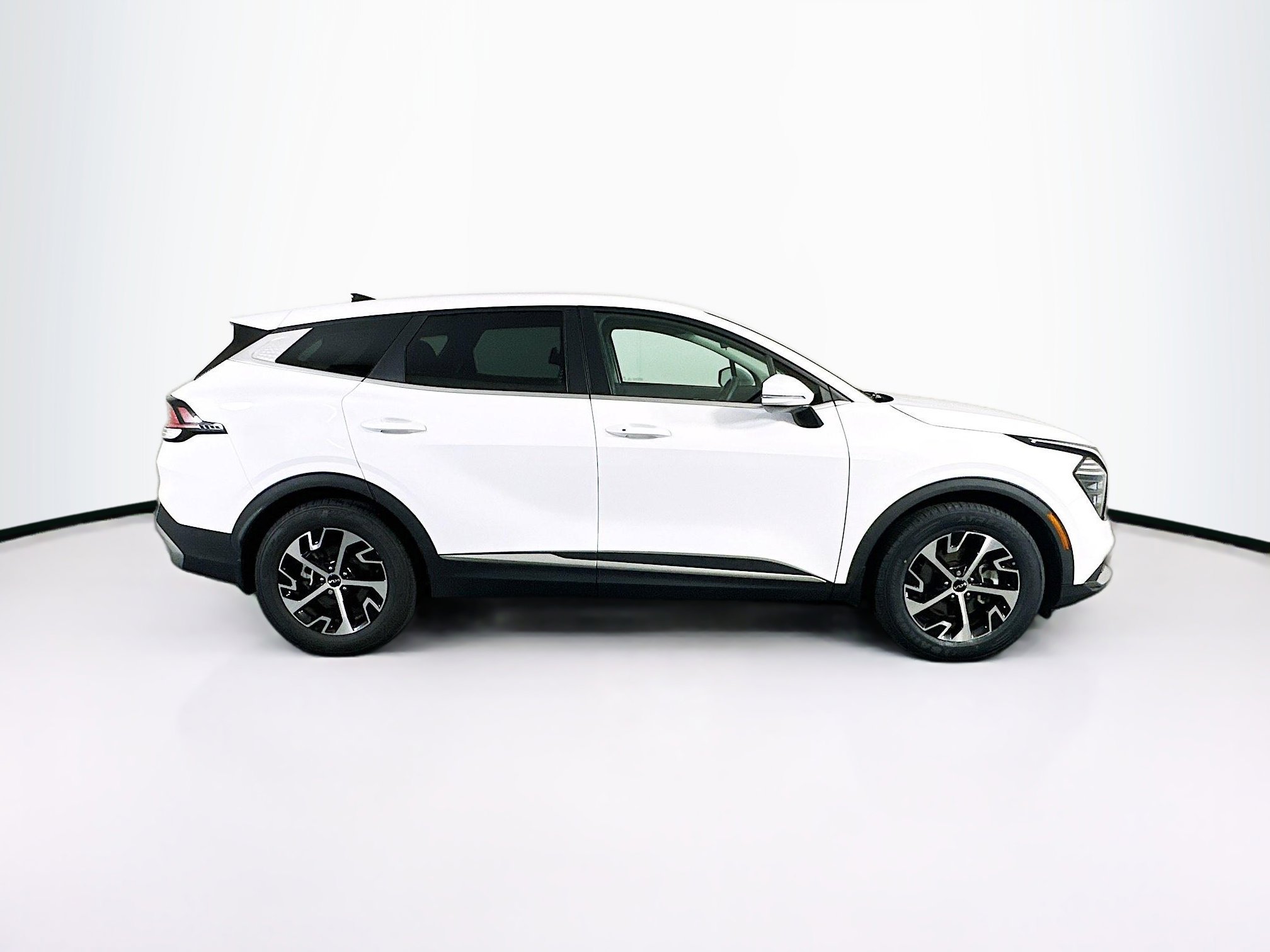 Used 2024 Kia Sportage EX image 10