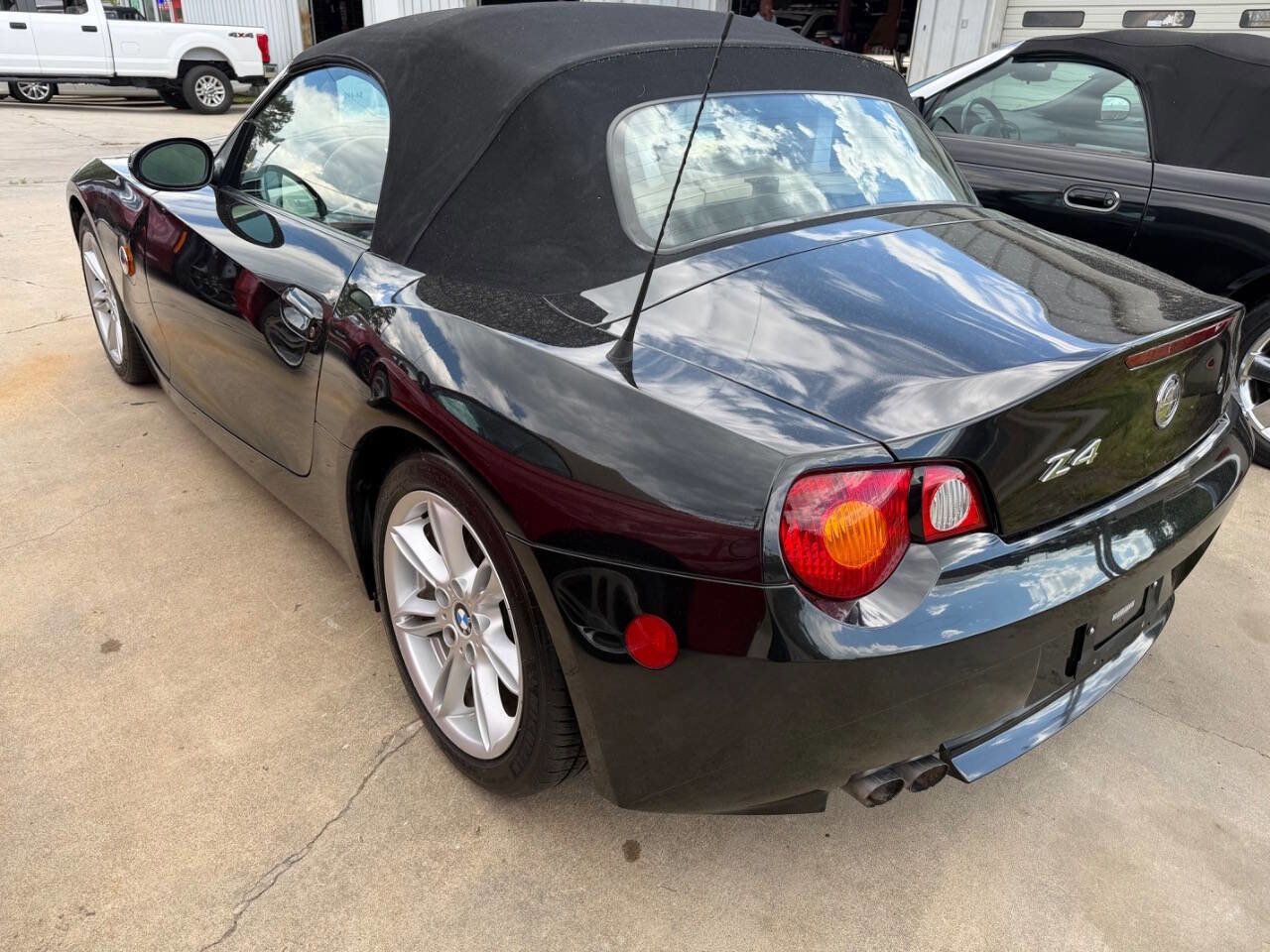 Used 2003 BMW Z4 3.0i image 7