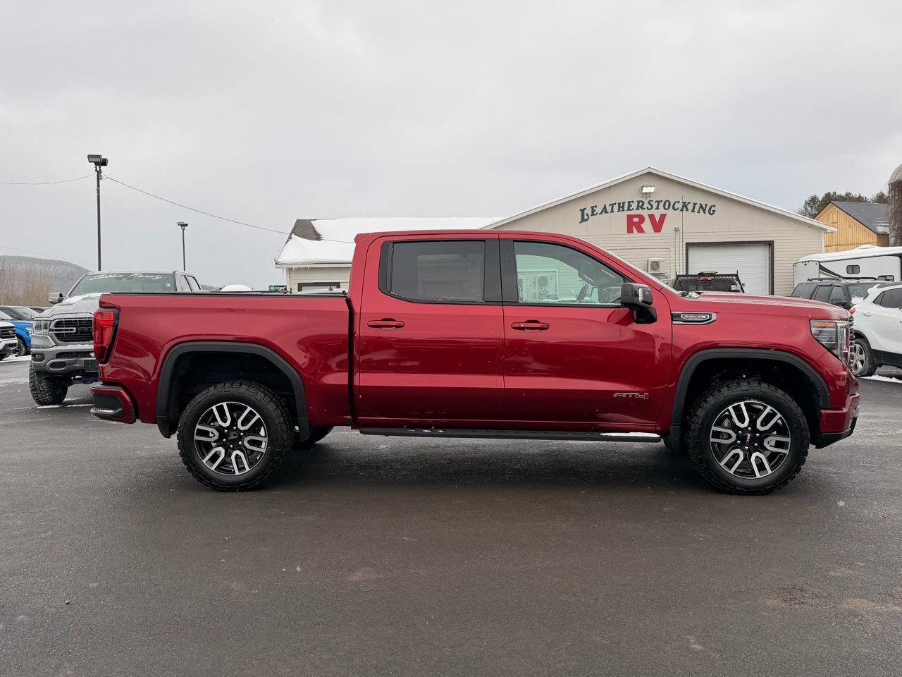 Used 2024 GMC Sierra 1500 AT4 w/ Technology Package AWD/4WD image 4