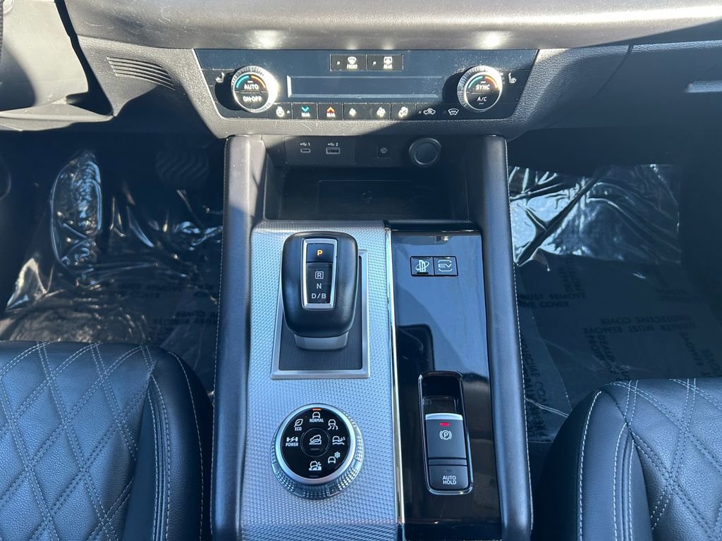 Used 2024 Mitsubishi Outlander SEL image 12