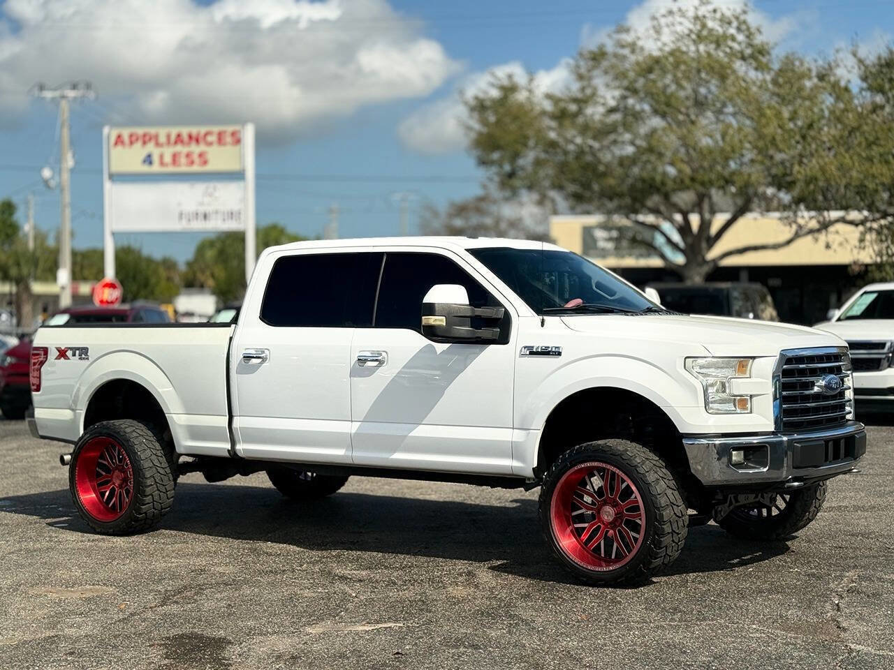 Used 2017 Ford F150 XLT w/ XTR Package image 11