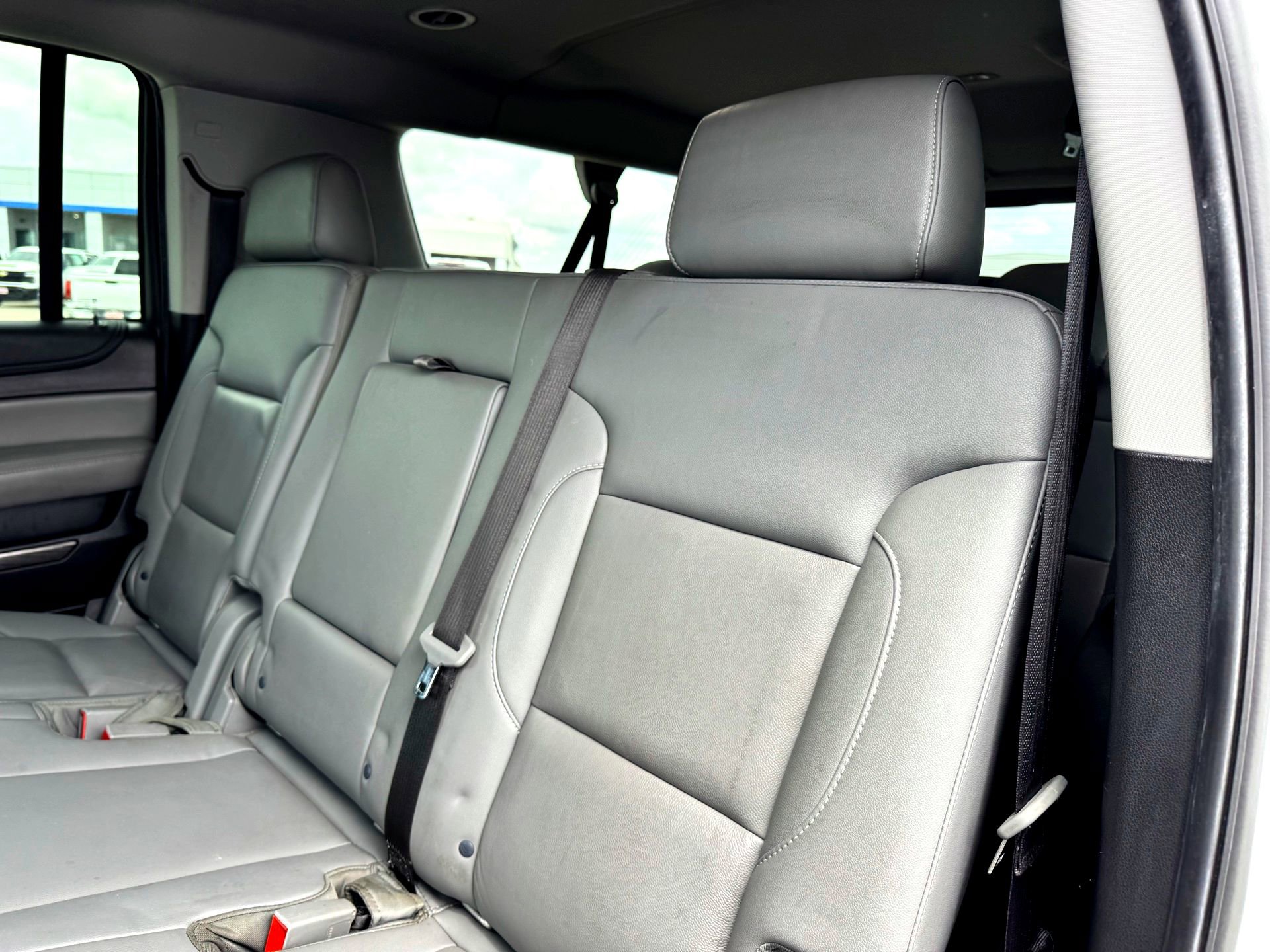 Used 2018 Chevrolet Suburban LT RWD image 19