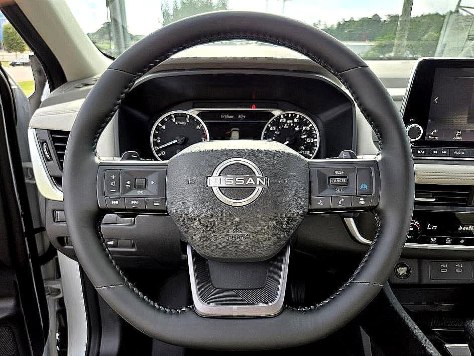 New 2025 Nissan Rogue SV image 16